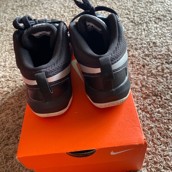 Nike Team Hustle D 8 (PS) - Picture 3 of 4